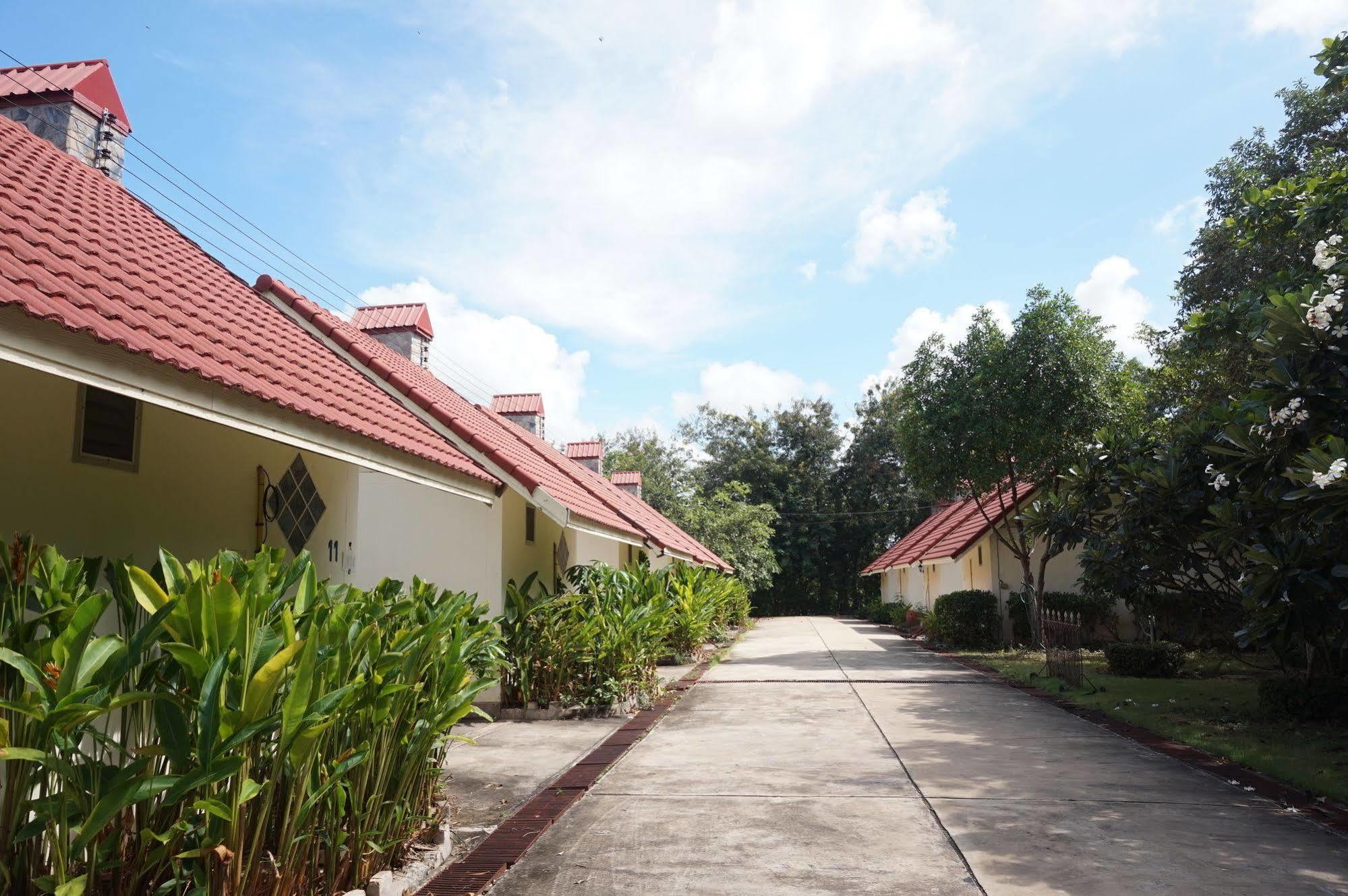 Ratchapreuk Resort Kalasin Εξωτερικό φωτογραφία